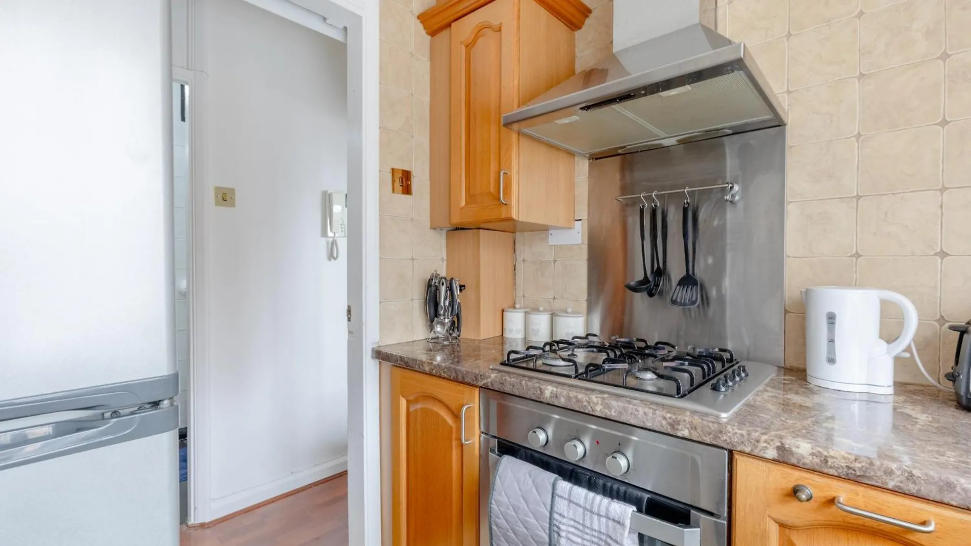 Well Located 2Bd Flat 20 Mins To Tower Bridge! Apartment London